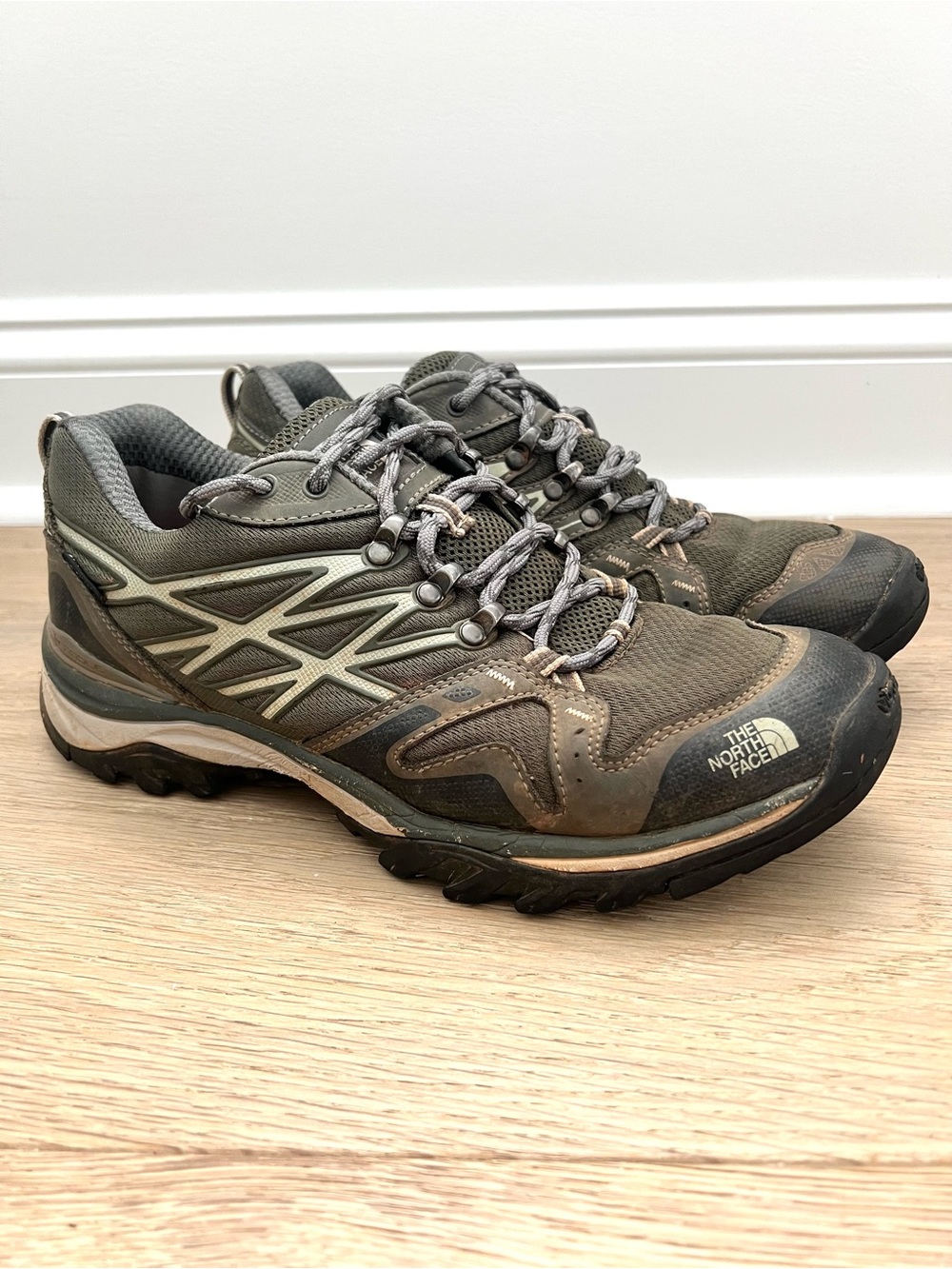 The North Face Shoes Men Size 9 Hedgehog Fastpack Gtx Taupe Green Hiking Sneaker